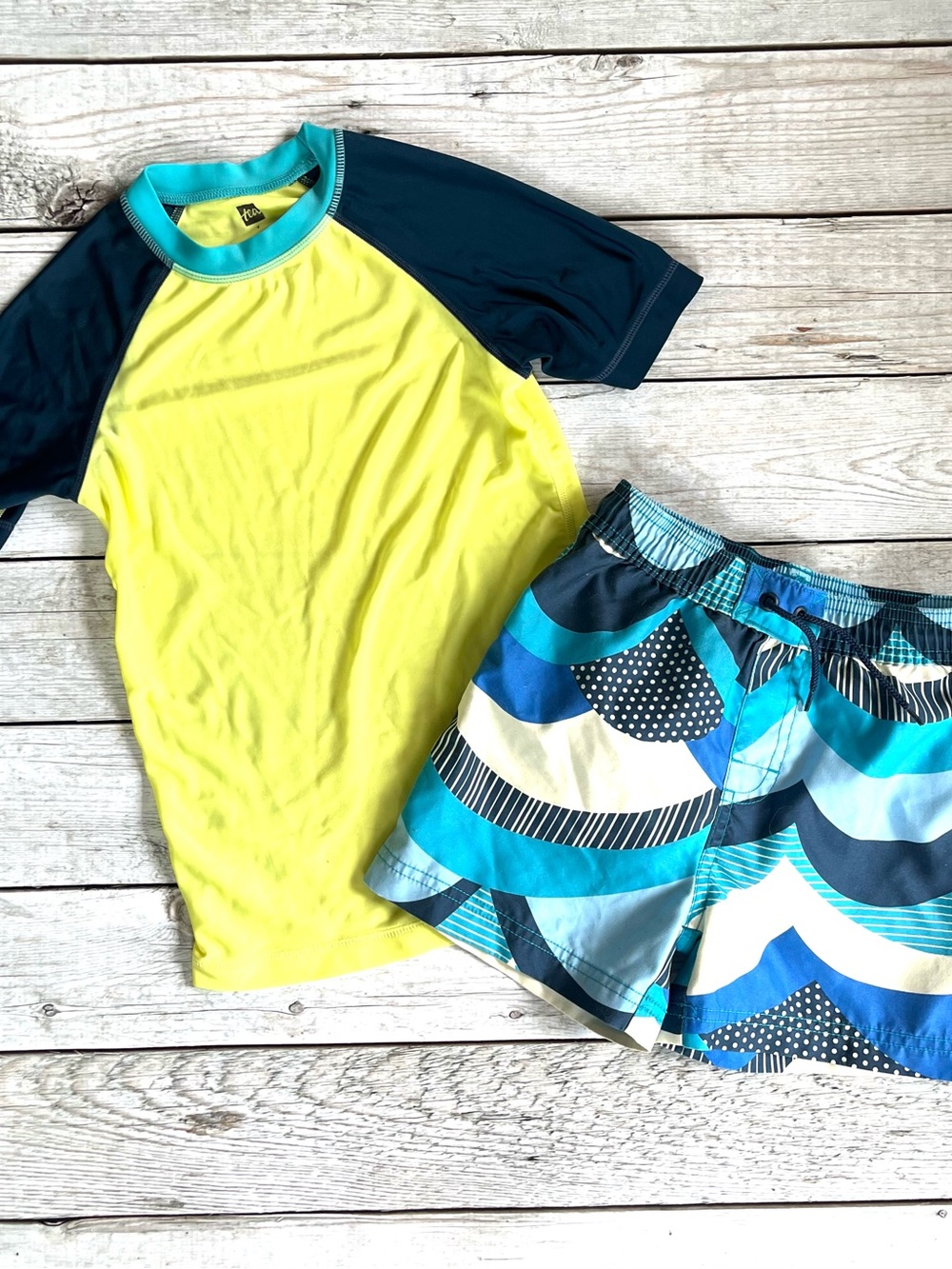 Tea Collection Neon Yellow & Navy Rashguard Swim Set with Blue Patterned Shorts